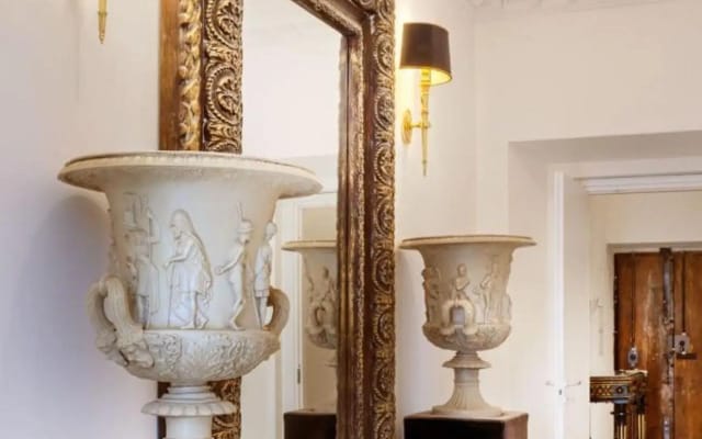 Daphne Luxury Suites