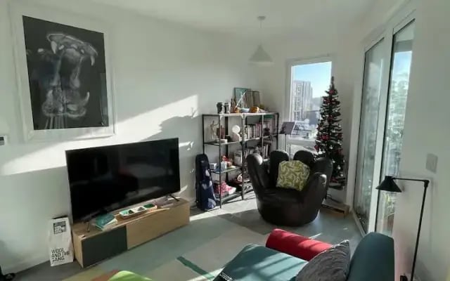 Bright 1BD Flat W/balcony - Heart of Brixton!