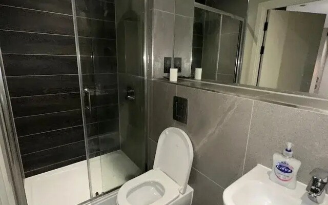 2br-2ensuite-balcony-cityview-parking-central