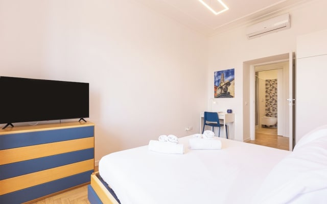 Rental in Rome Colosseo Modern Apartment