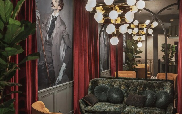 Dandy Hotel