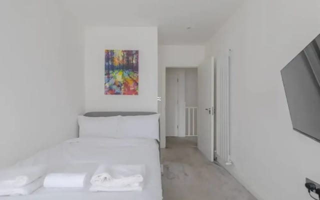 Spacious 4BD Townhouse - Near Stratford City!