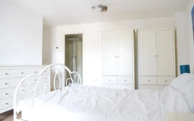 Spacious 3 Bedroom Apartment Near Tower Bridge