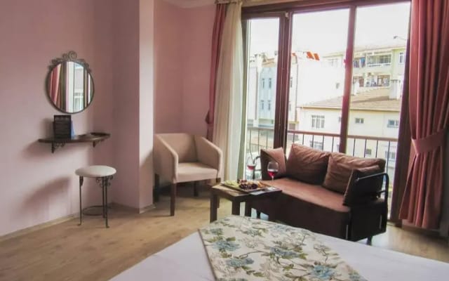 White Mansion Hotel