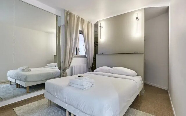 Modern Parisian Apartment Center of Paris