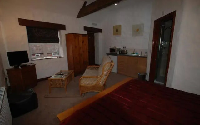 Home Farm & Lodge
