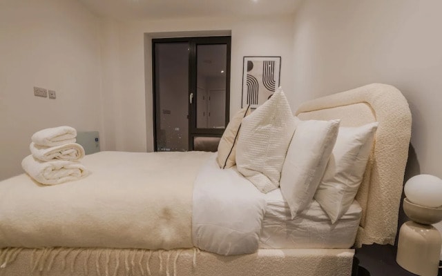 Bianco Suite 2BR With City Views
