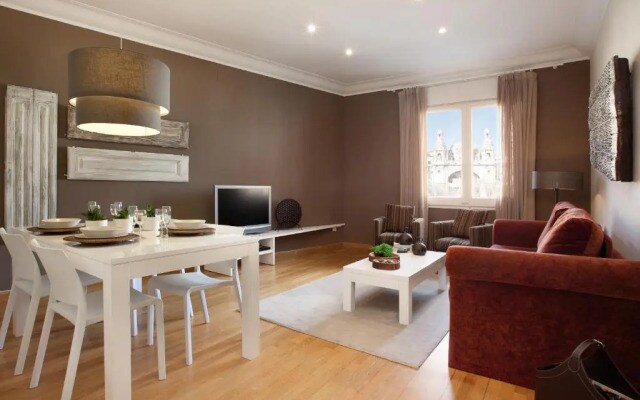 Enjoybcn Coliseum Apartments