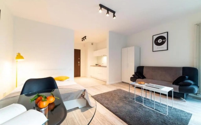 Warsaw Night Apartments Menica Residence