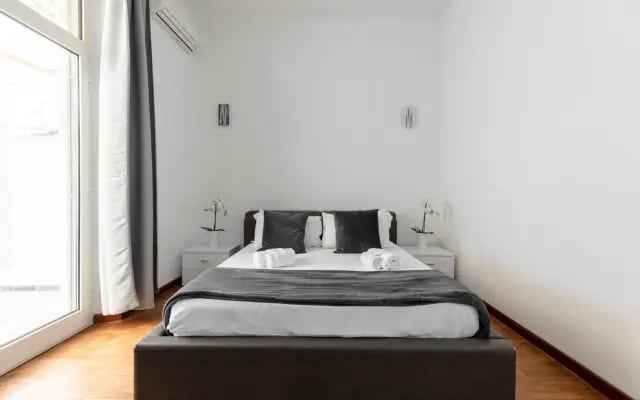 The Chic Suite