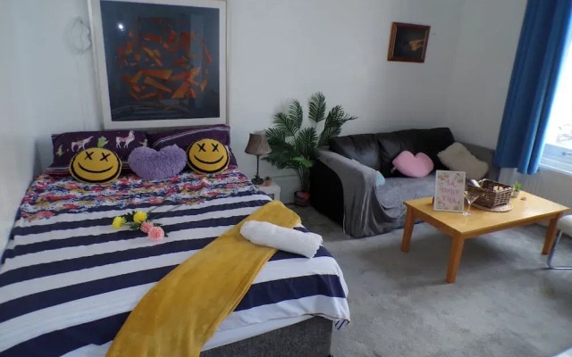 Apartmentsleeps4-west Kensington-petsok-parking