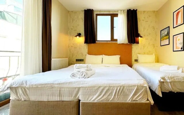 Sultan Pier Hotel