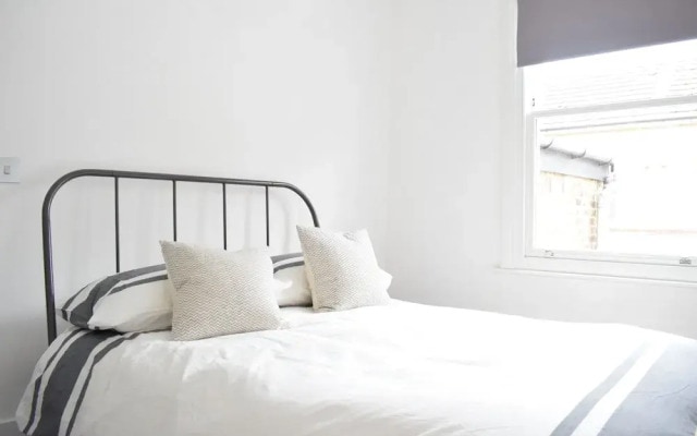 2 Bedroom House In Notting Hill