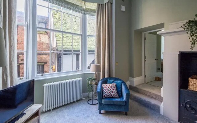 2 Rowntree House