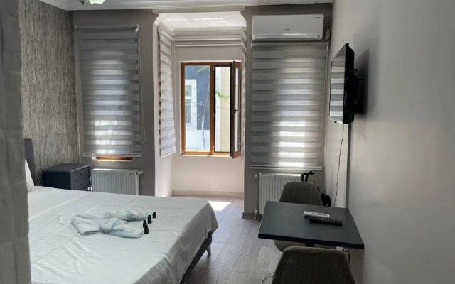 Taksim Yamac Suit