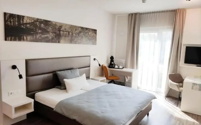 Amper Art Hotel