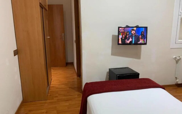 Hostal Madrazo