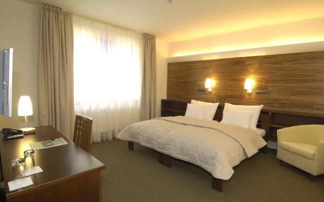 EA Chateau Hotel Sychrov