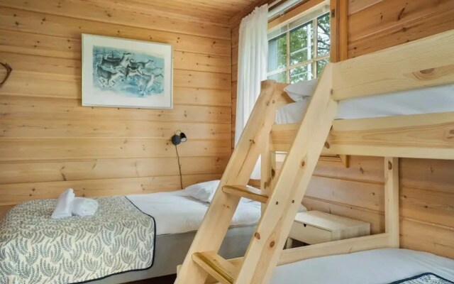 Cozy 3BR Riverside House with Sauna