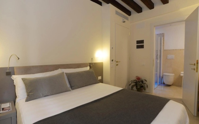 Leone Hotel