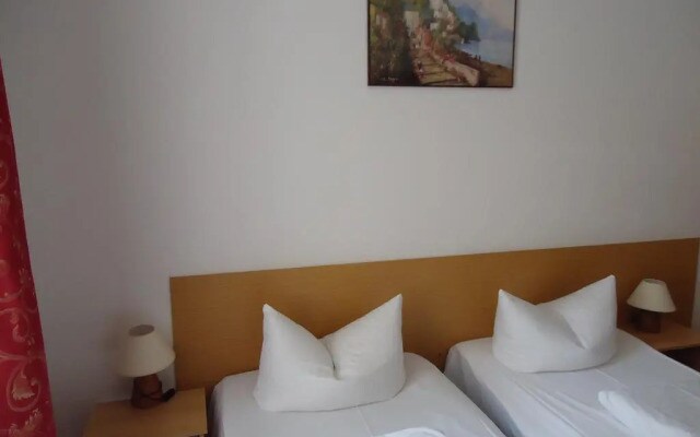 Hotel Adam