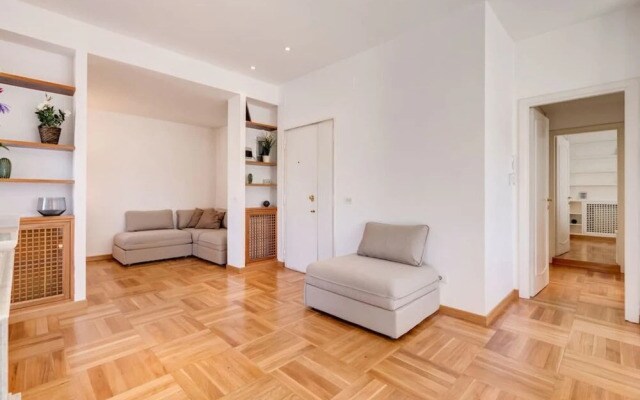 Elegant and Stylish Flat15min From the City Center
