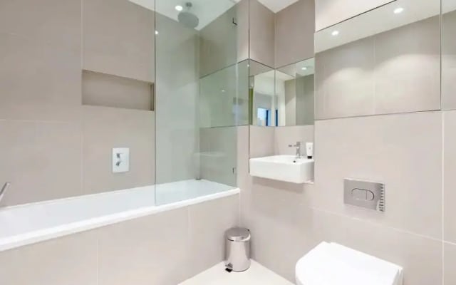Modern 2BD Flat With a Balcony - Wandsworth