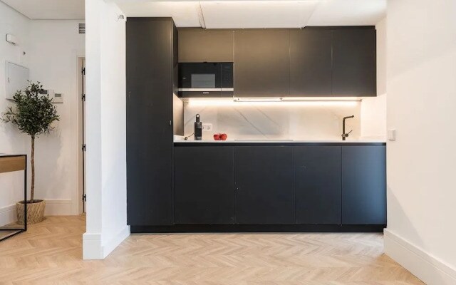 Feelathome Waldorf Suites Apartments