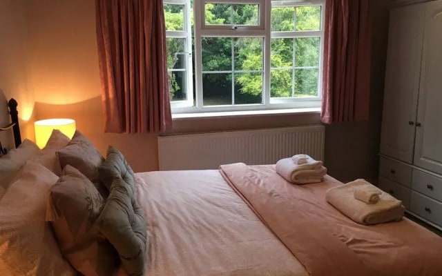 Leafy Suburban Bed & Breakfast
