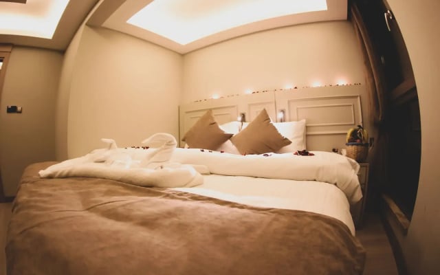 X-Nellyi Boutique Hotel