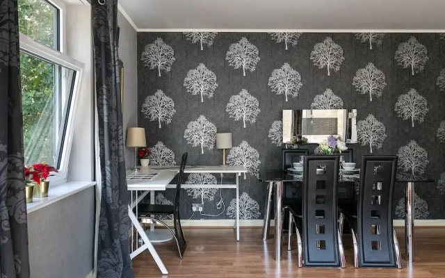 Spacious 3-bedroom Apartment Next to Museums
