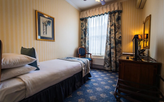 London Lodge Hotel