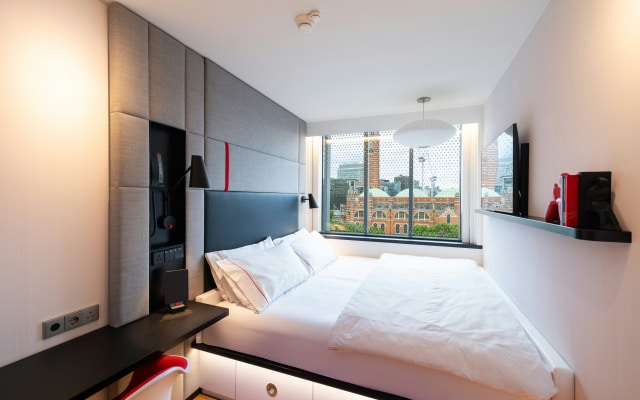 citizenM London Victoria Station