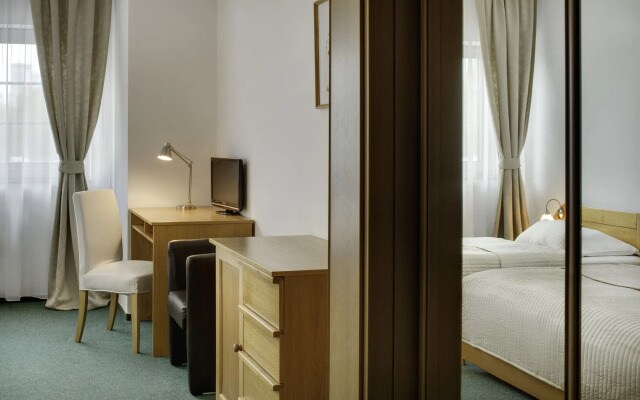 Hotel OYA