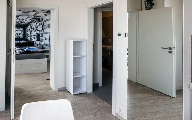 Cozy Apartment with Big Terrace - Karlín