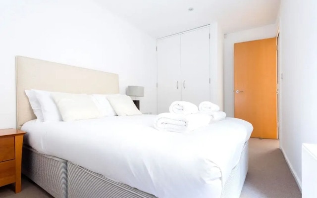 Platinum Apartment Near Westminster 9982