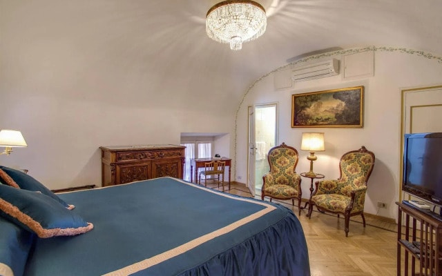 Navona Gallery and Garden Suites