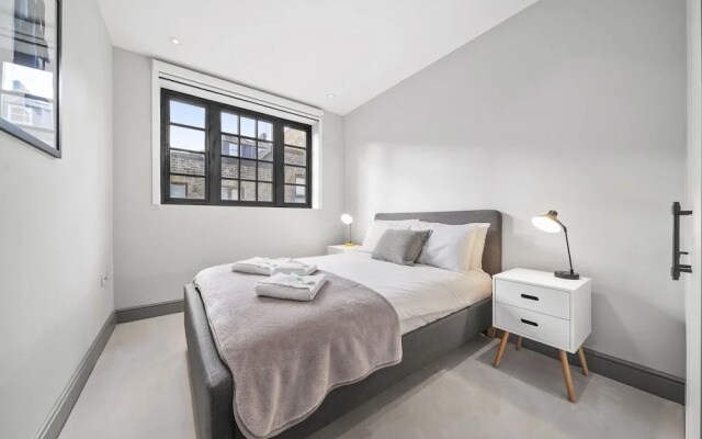 2 Bed Lux Apartments near Central London FREE WIFI by City Stay Aparts London