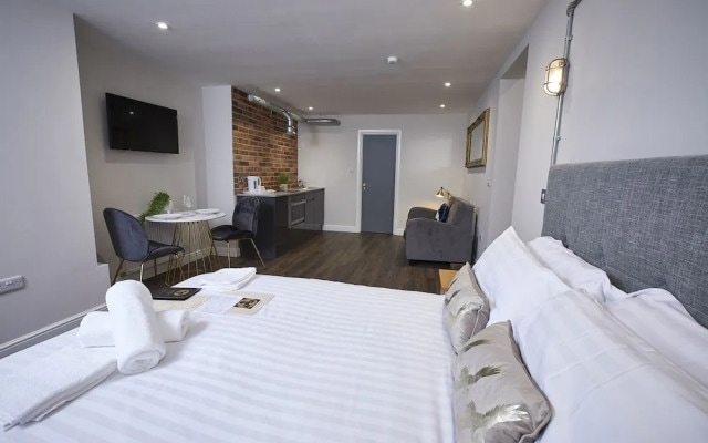 Three Cranes Serviced Apartments