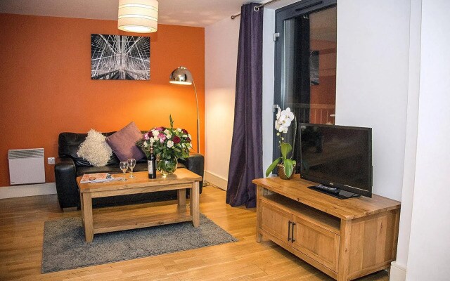 Base Serviced Apartments - Cumberland Apartments