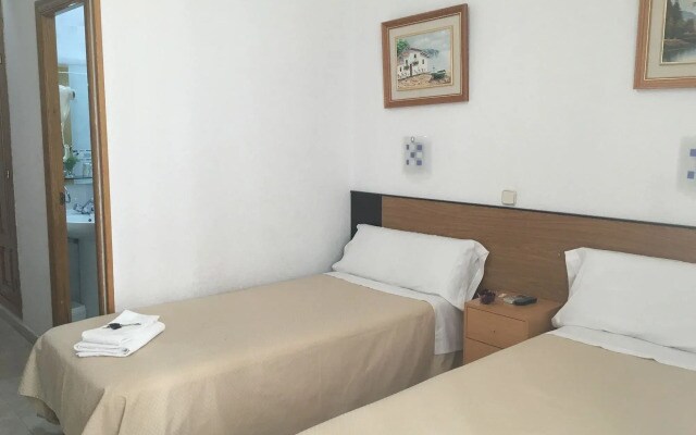Hostal R. Lido