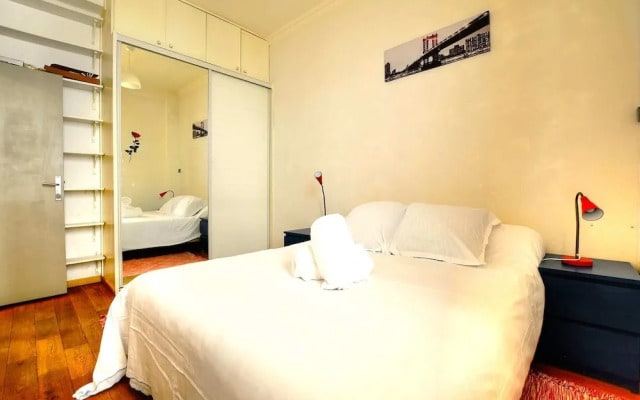 Rustic 1 Bedroom Apartment in Montmarte
