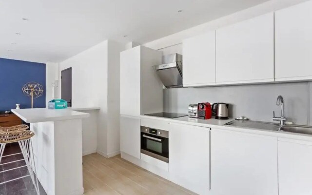 Modern Cosy 1-Bed Apartment Sleeps 6, in Paris