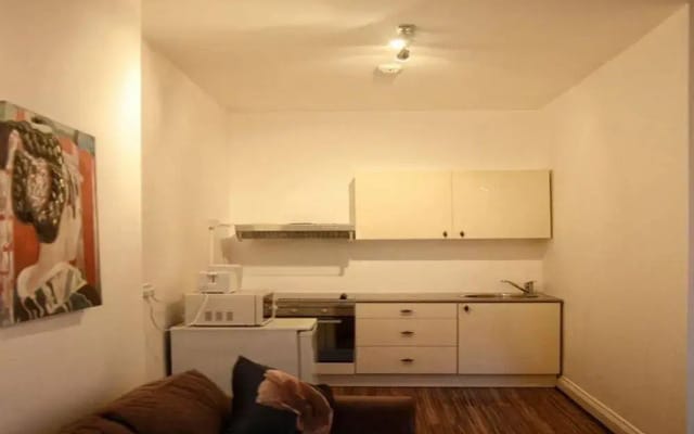 Holland Apartments