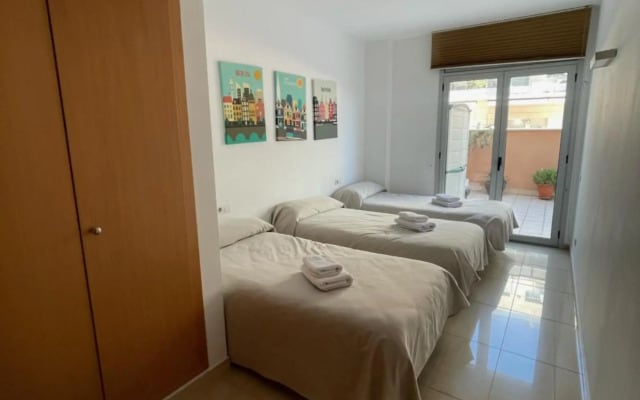 BADALONA BEACH APARTMENt