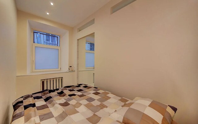 Home4day Central 2 Bedroom Apartment on Griboyedova