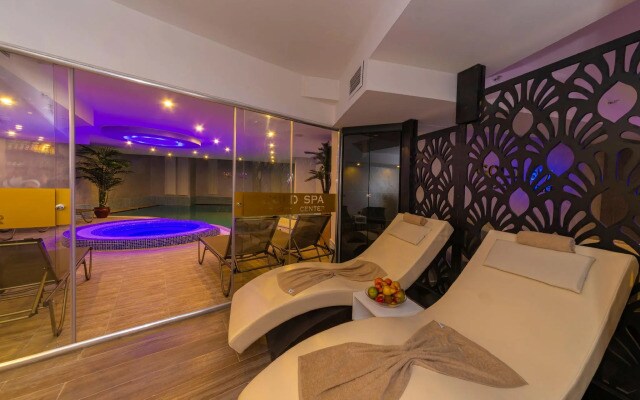 Euro Plaza Hotel
