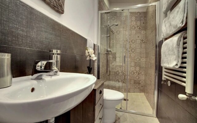 Venice Elegance by Wonderful Italy