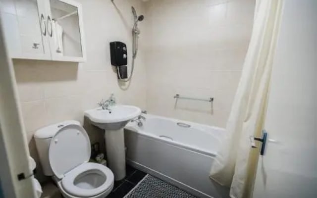 Hullidays - 'Old School Penthouse' Trinity Square