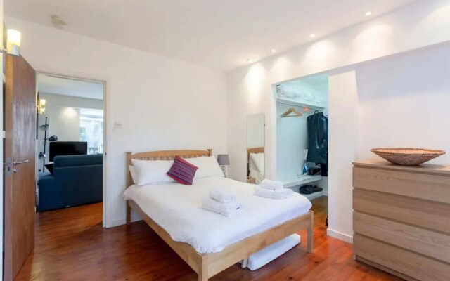 Fantastic and Bright 1 Bedroom Garden Flat